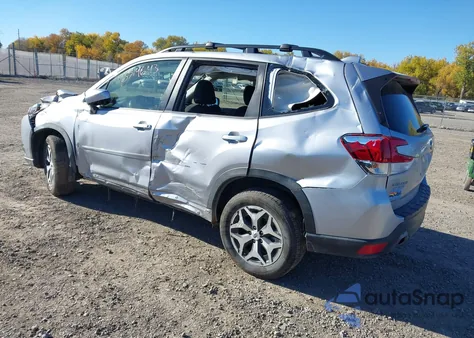 2023 Subaru Forester Premium из США, поврежденный, VIN JF2SKAEC3PH450914